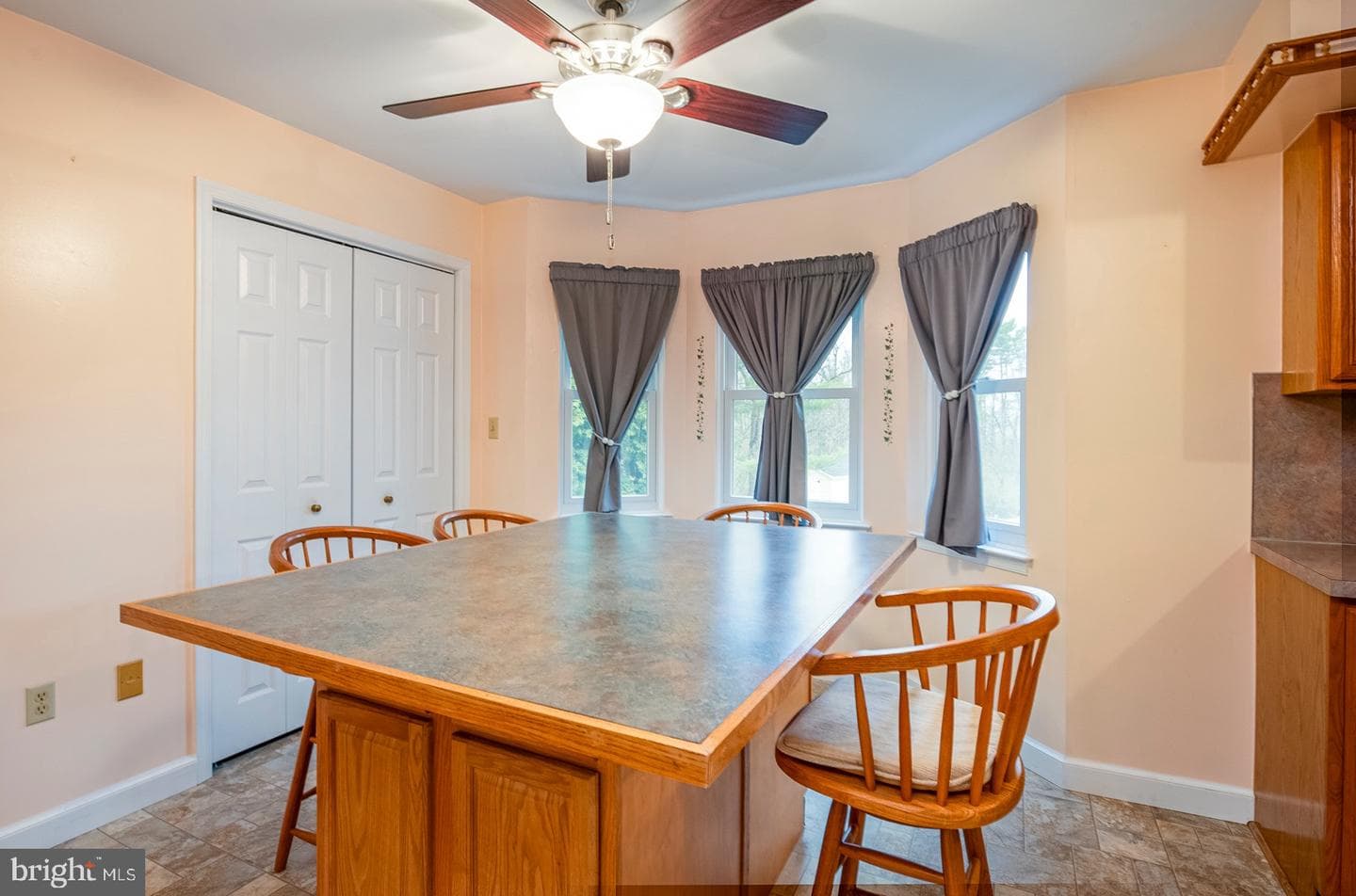 76 Hope Circle photo 5