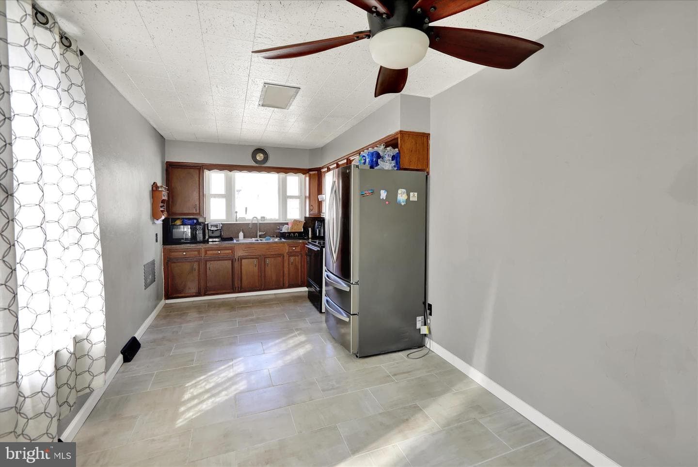 209 Franklin Street photo 15