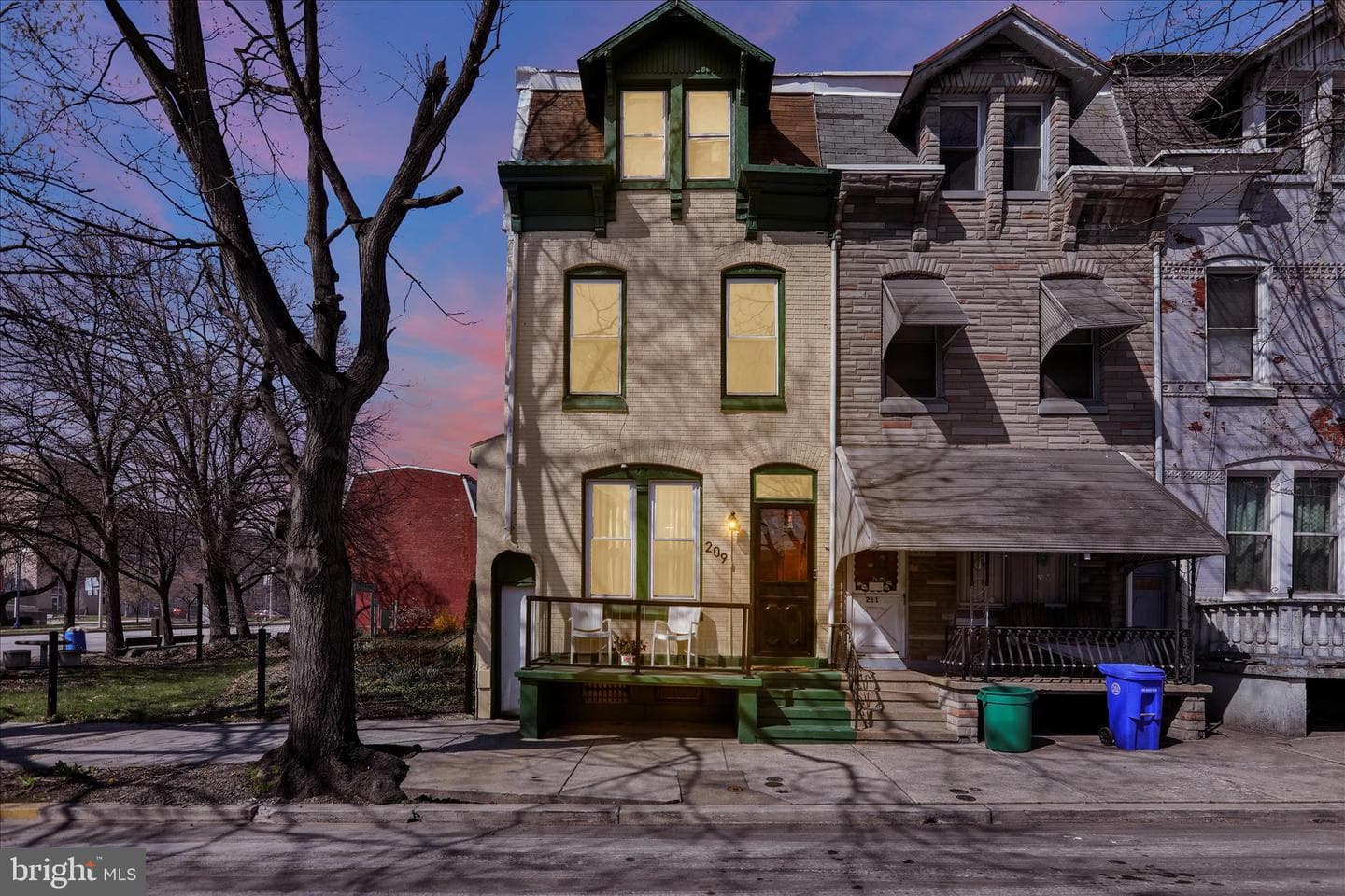 209 Franklin Street photo 4