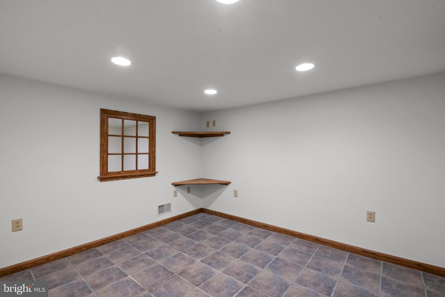 9 Alsace Avenue photo 24