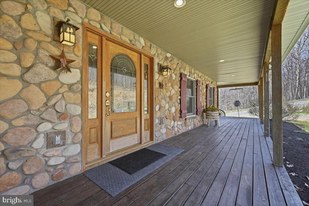 120 Benfield Road photo 3