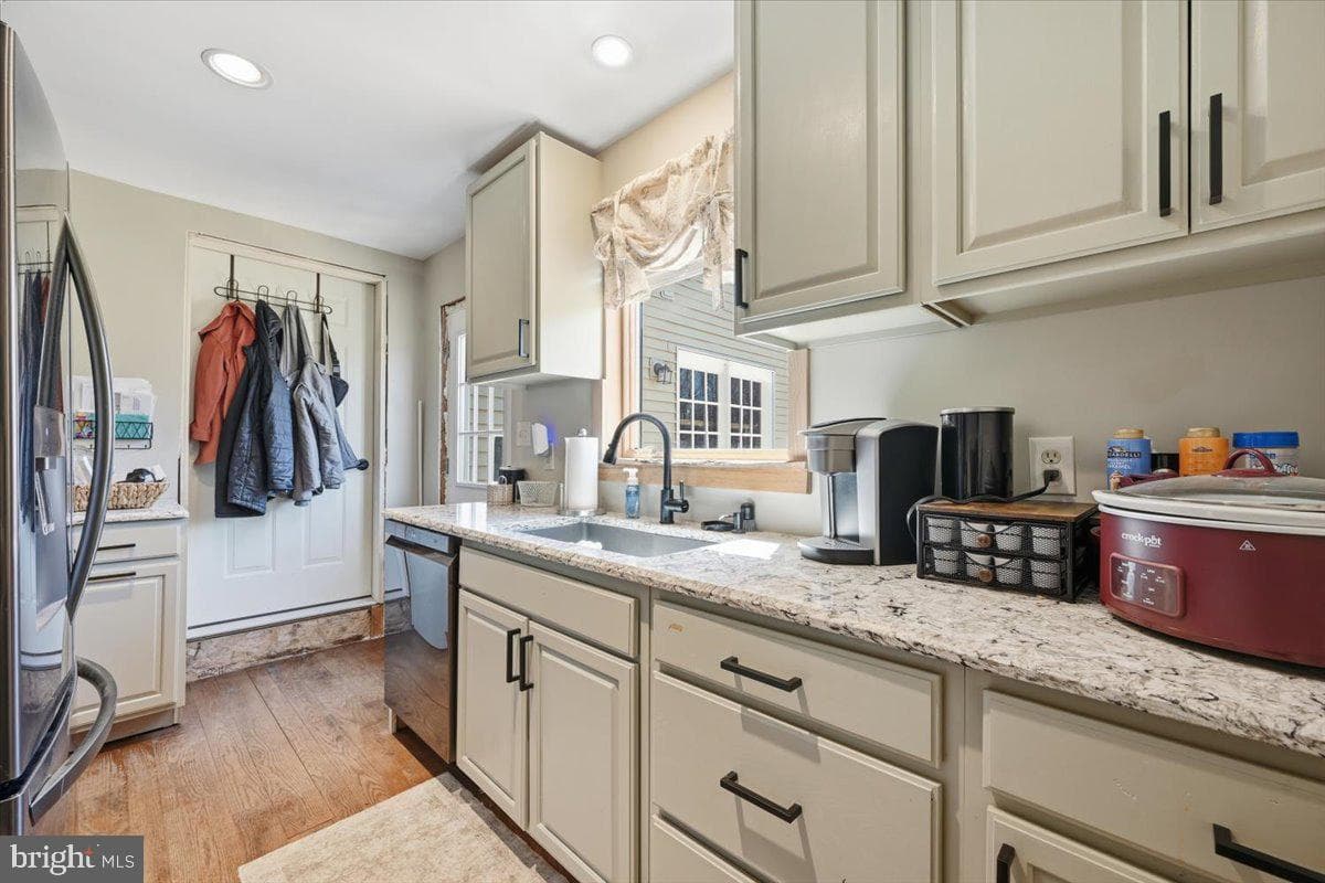 120 Benfield Road photo 33