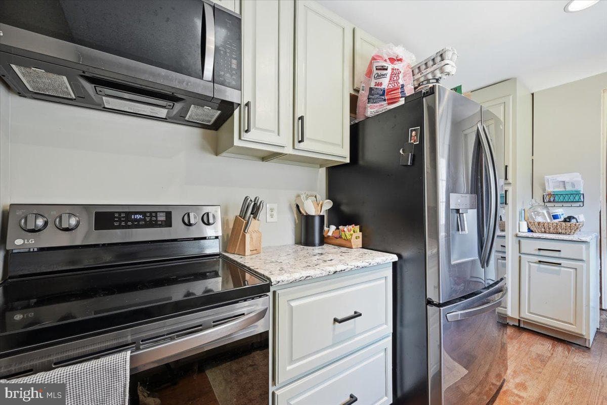 120 Benfield Road photo 35