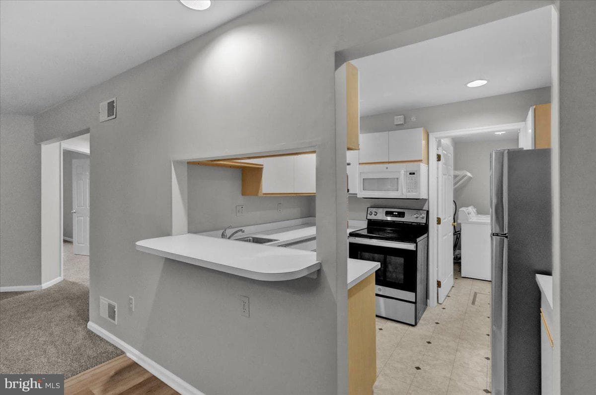 2028 Meadow Glen photo 12