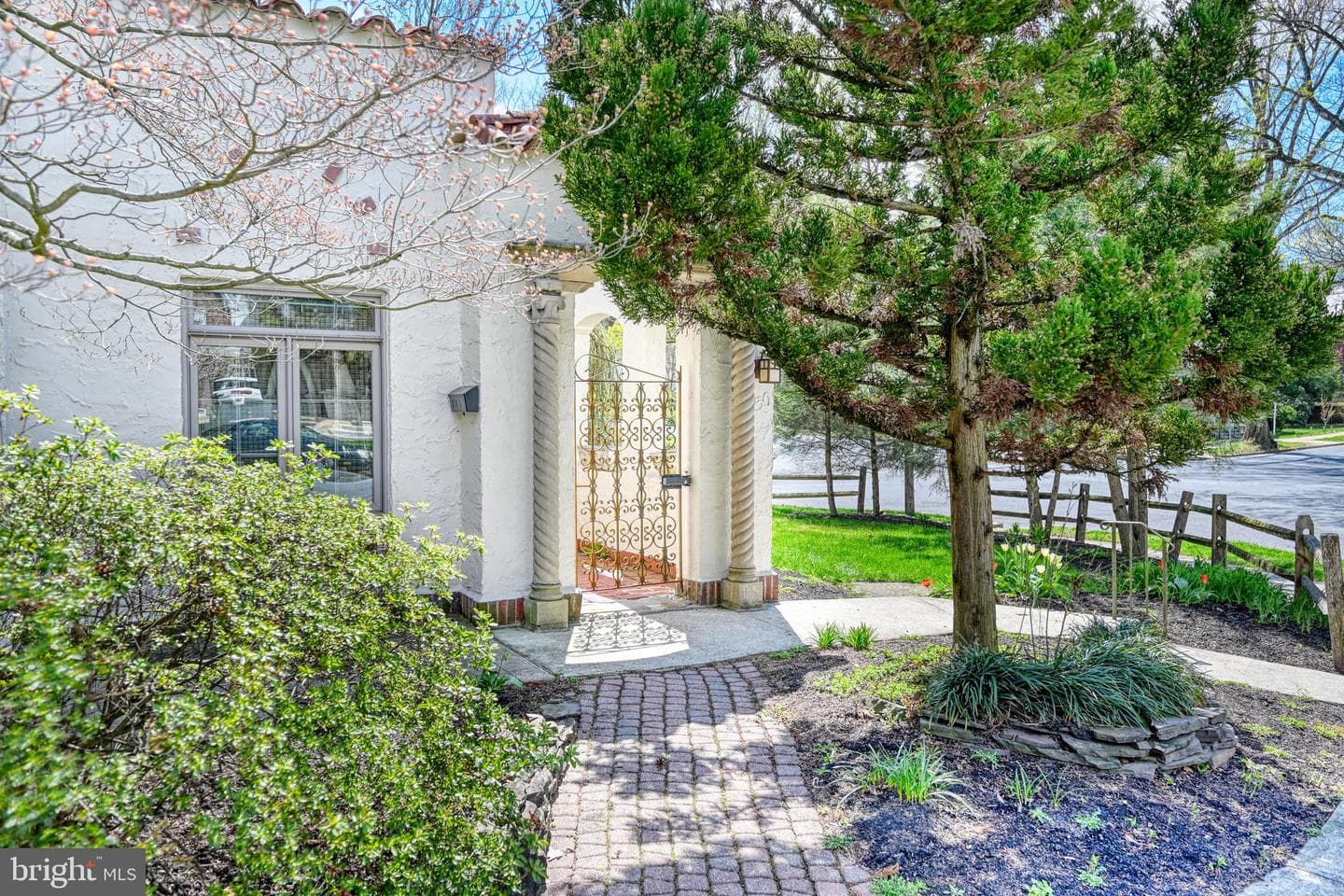 1150 Fairview Avenue photo 3