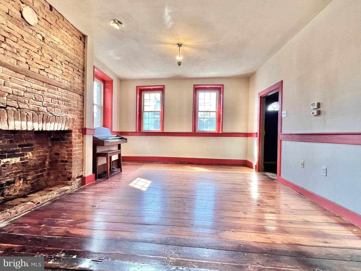 203 W Franklin Street photo 11
