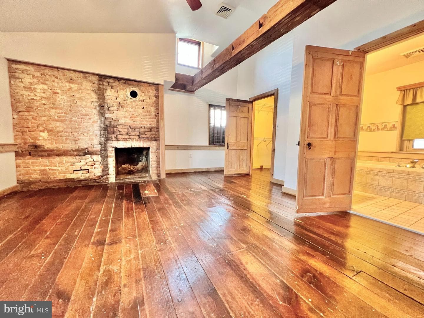 203 W Franklin Street photo 29