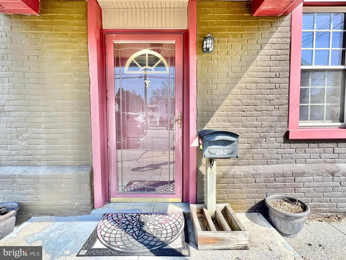 203 W Franklin Street photo 6