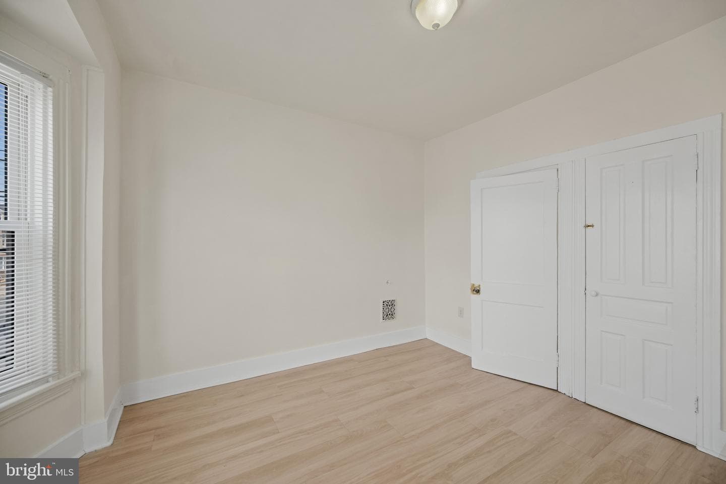 1359 N 10th Street photo 17