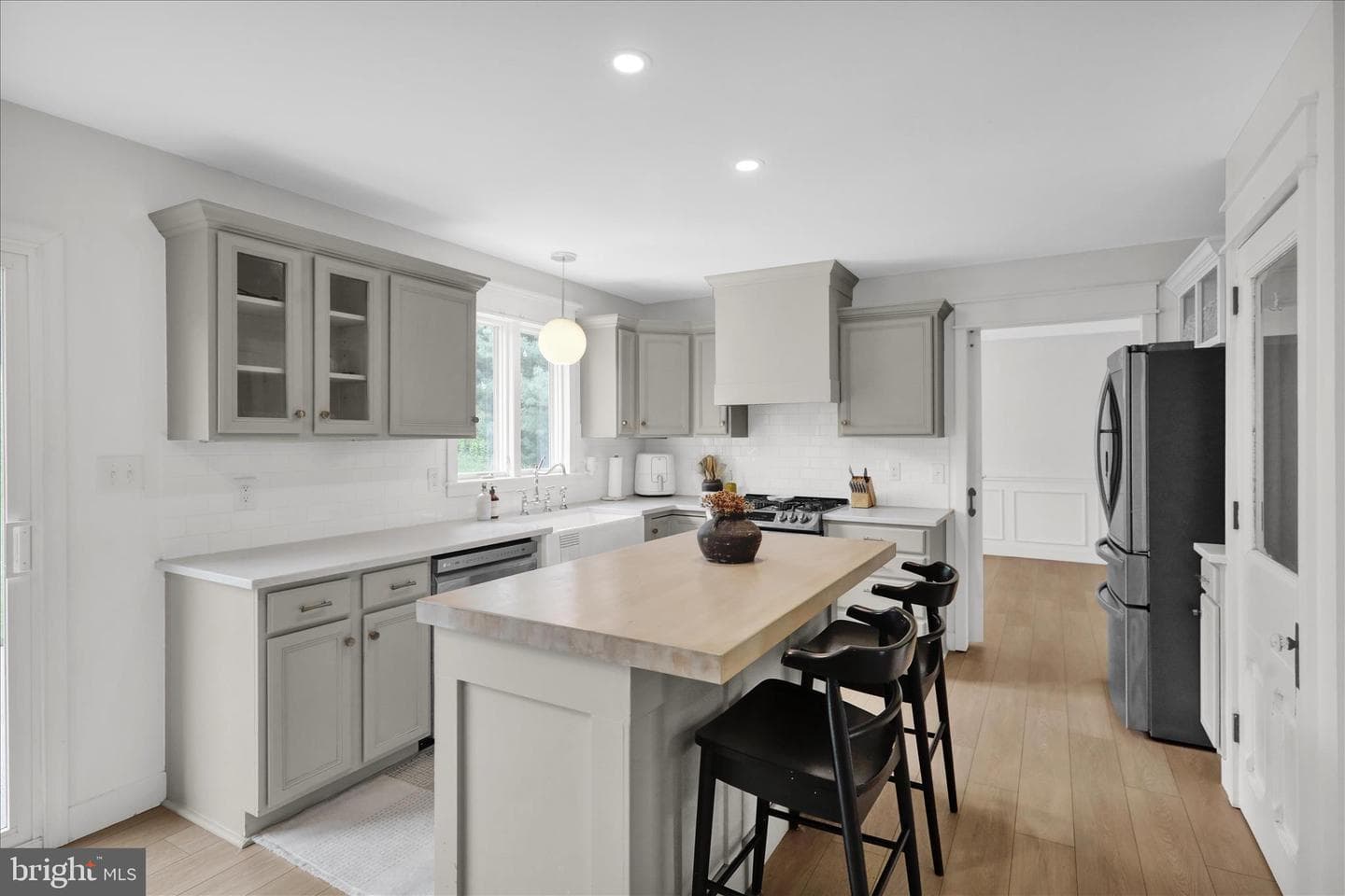 348 Garey Road photo 15