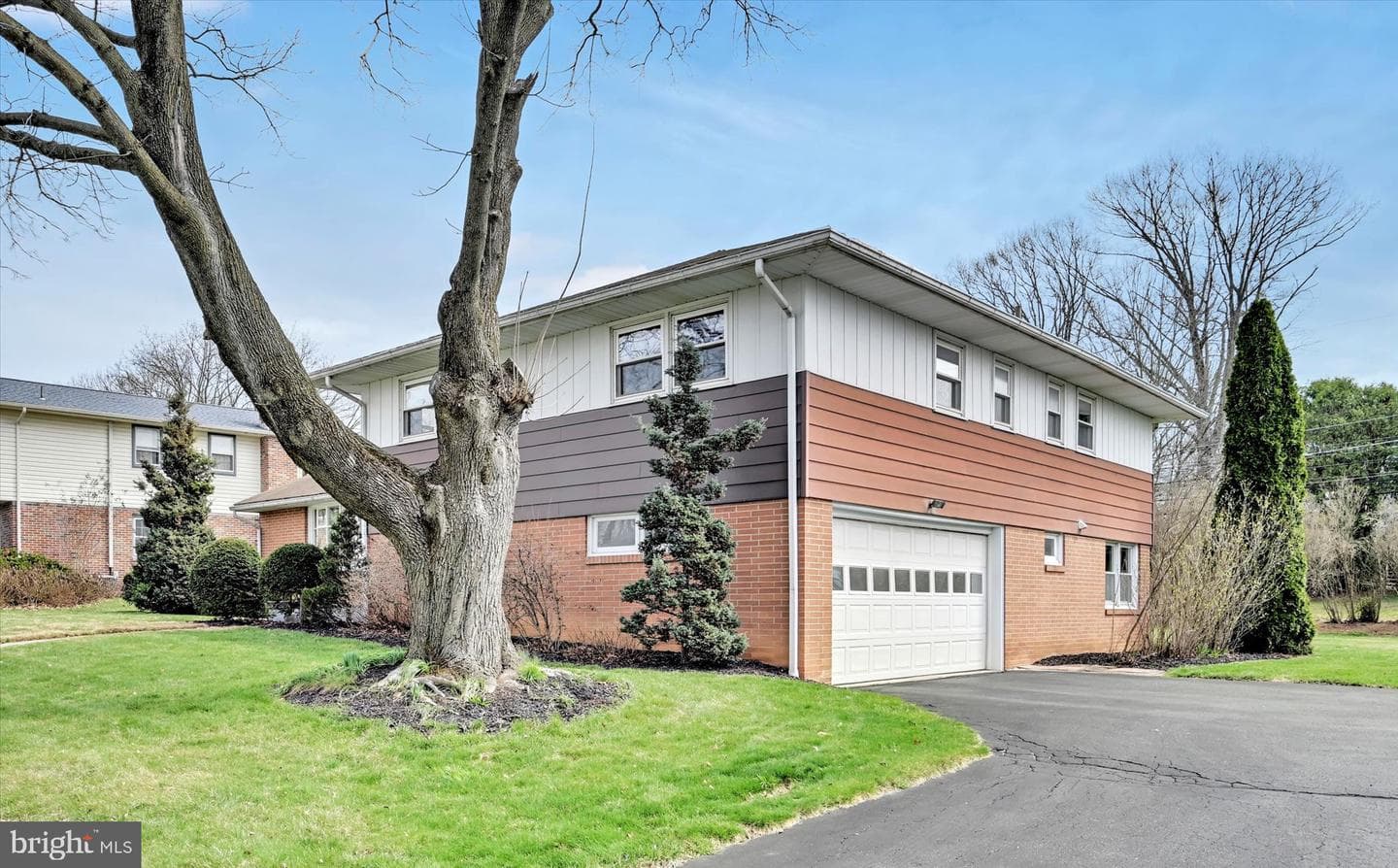 2910 Curtis Road photo 2