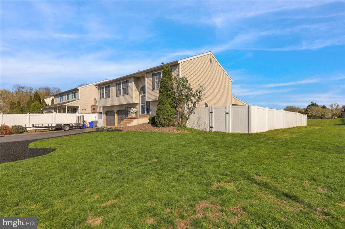 4340 Sutton Circle photo 3