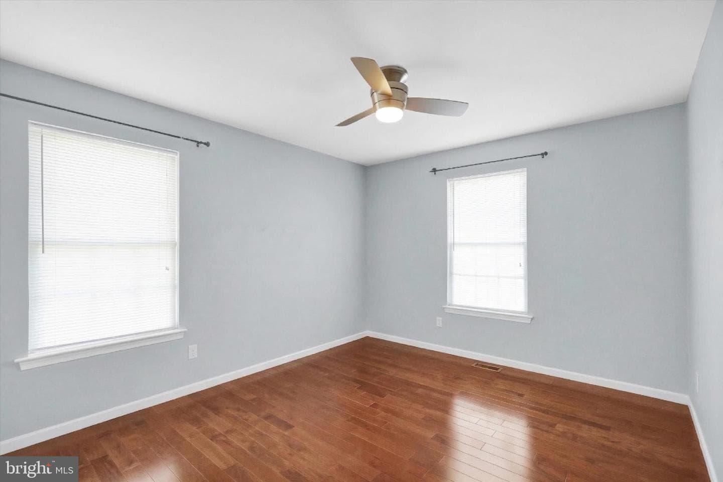 18 Bowes Lane photo 15