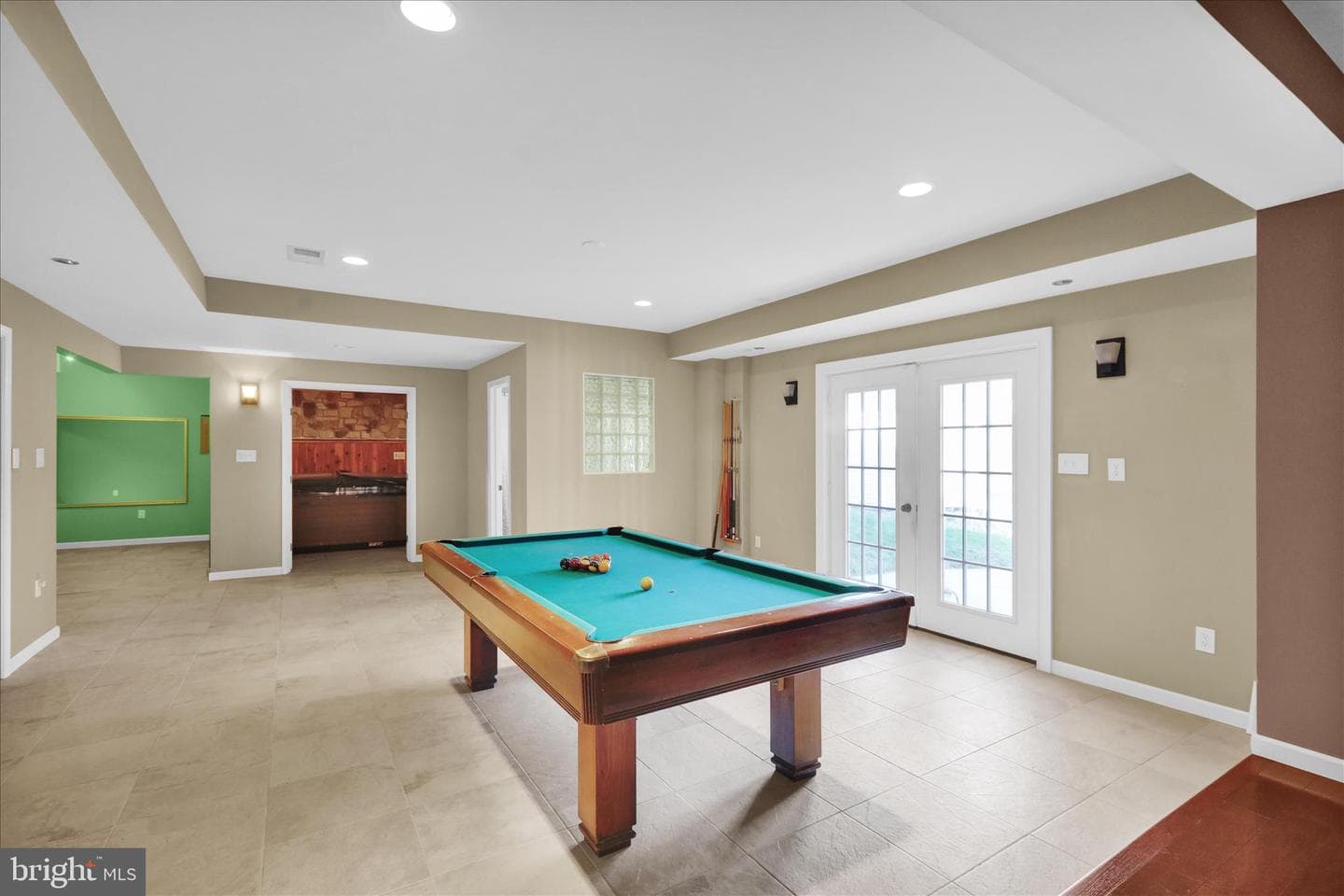 18 Bowes Lane photo 25