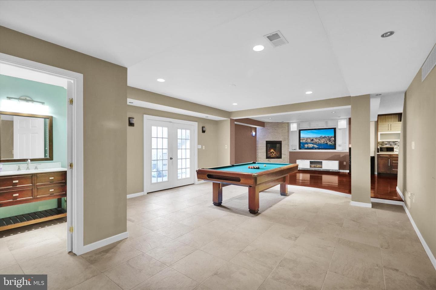 18 Bowes Lane photo 26