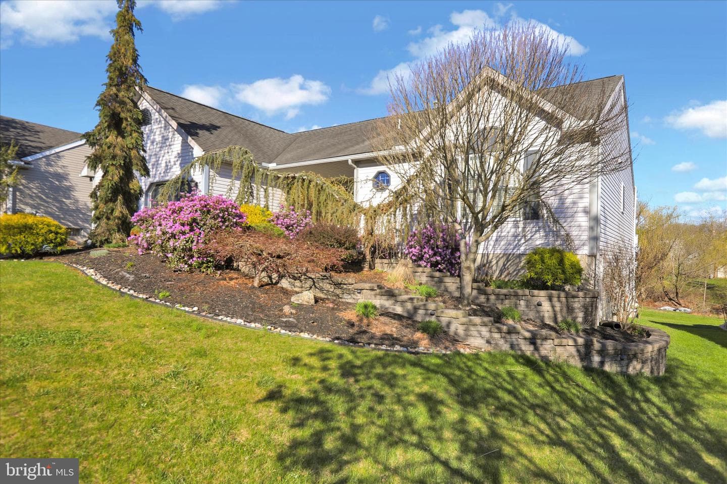 18 Bowes Lane photo 3