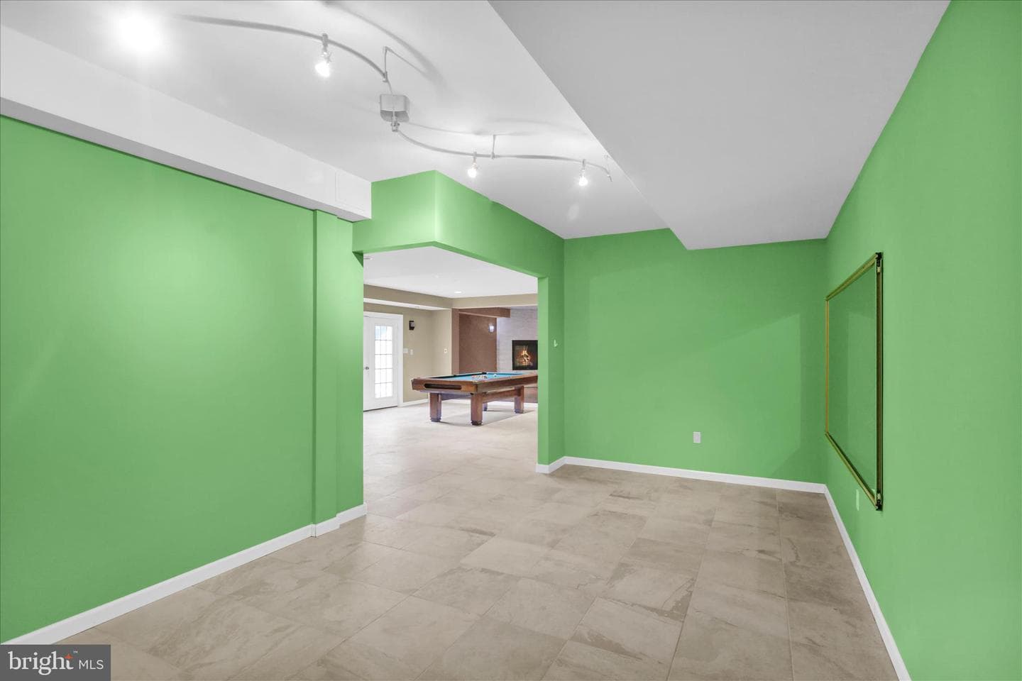 18 Bowes Lane photo 31
