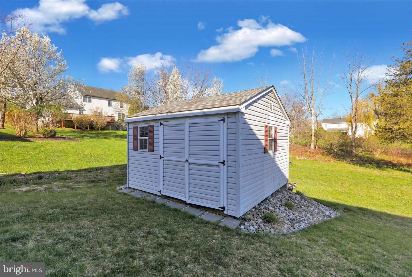 18 Bowes Lane photo 34