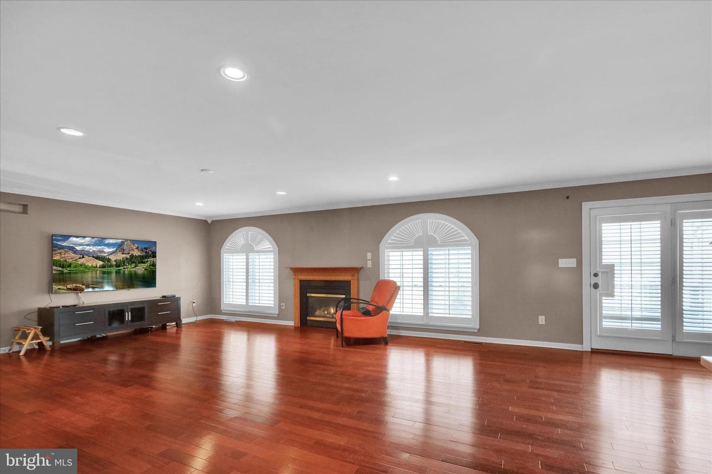 18 Bowes Lane photo 6