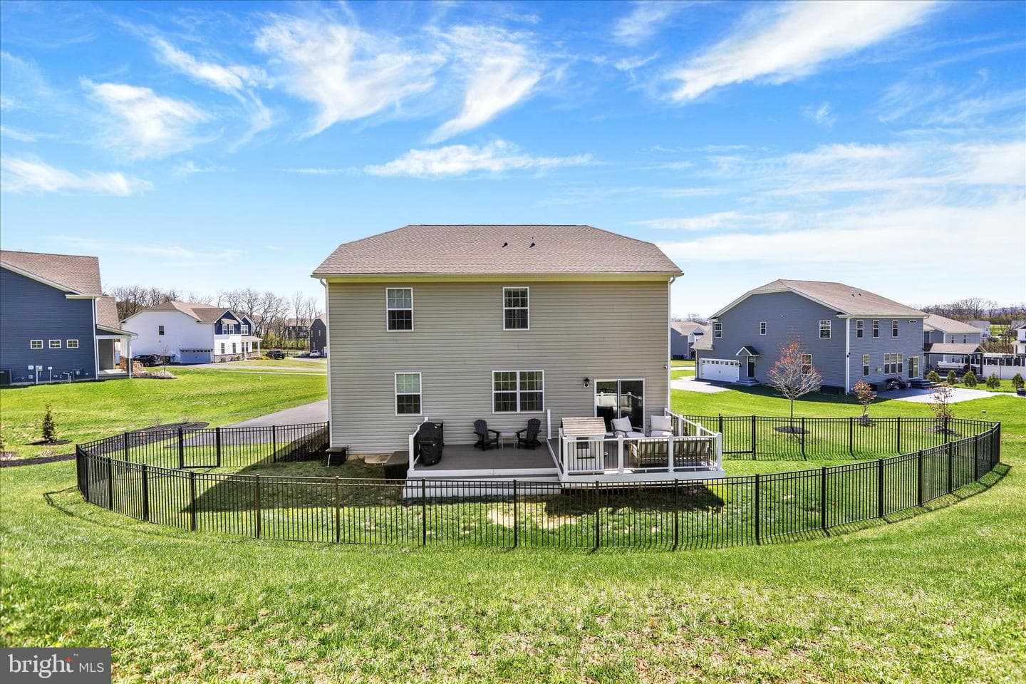 217 Merifield Court photo 34
