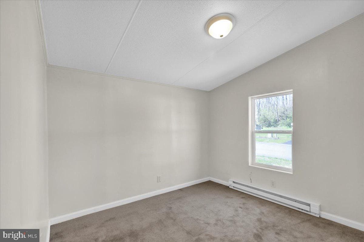 327 Oak Street photo 13