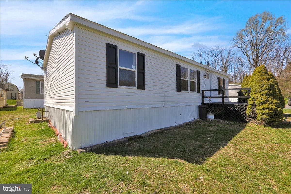 327 Oak Street photo 18