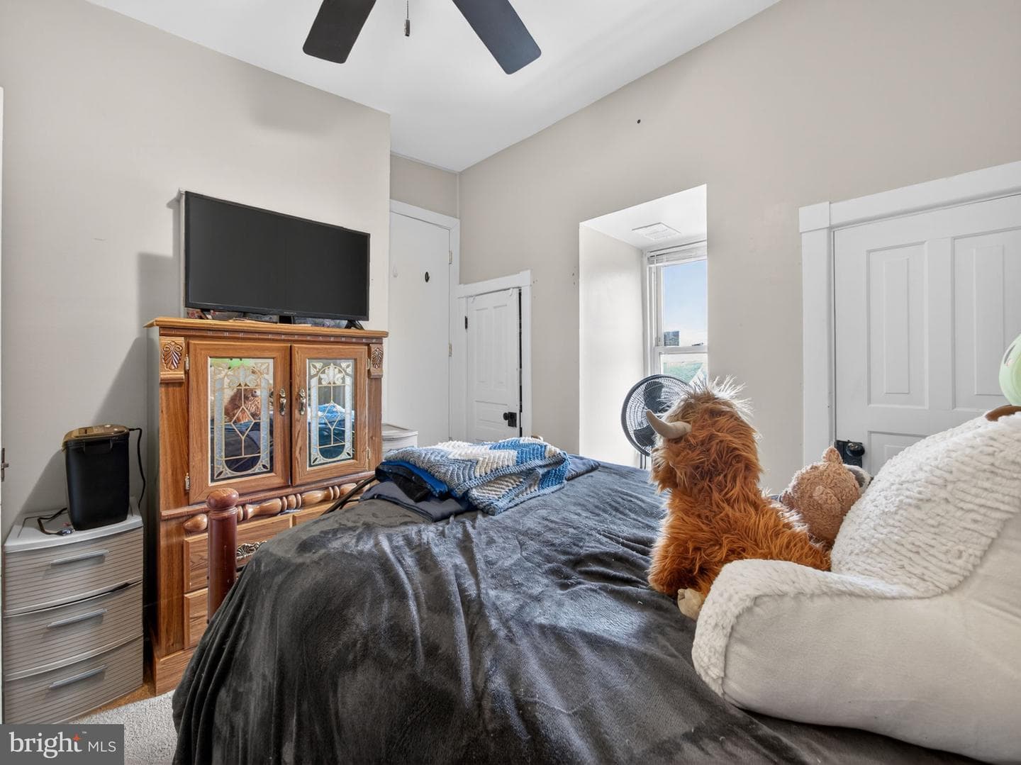 447 W Walnut Street photo 25