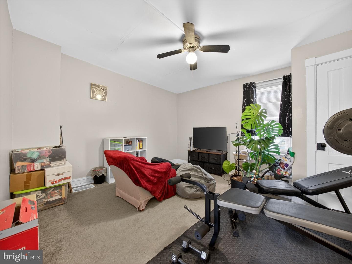 447 W Walnut Street photo 26