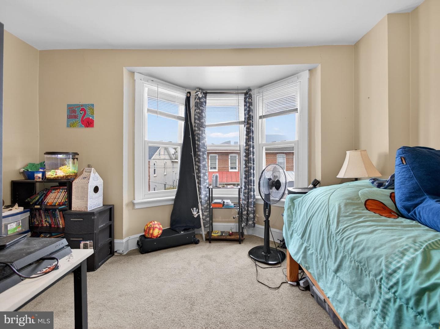 447 W Walnut Street photo 29