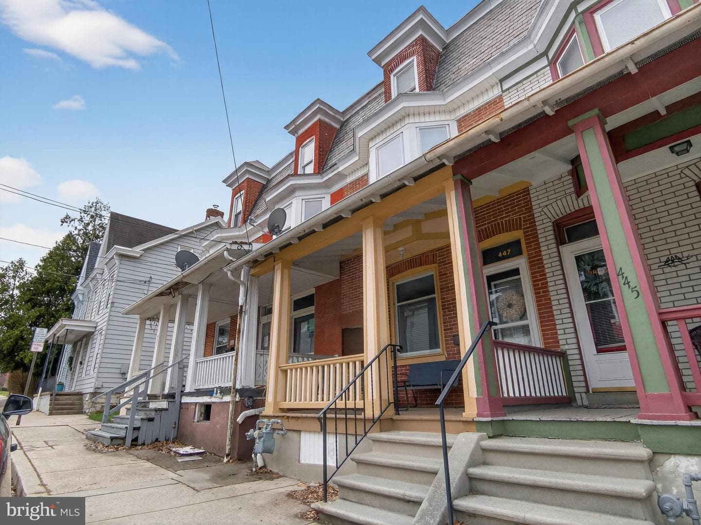 447 W Walnut Street photo 3