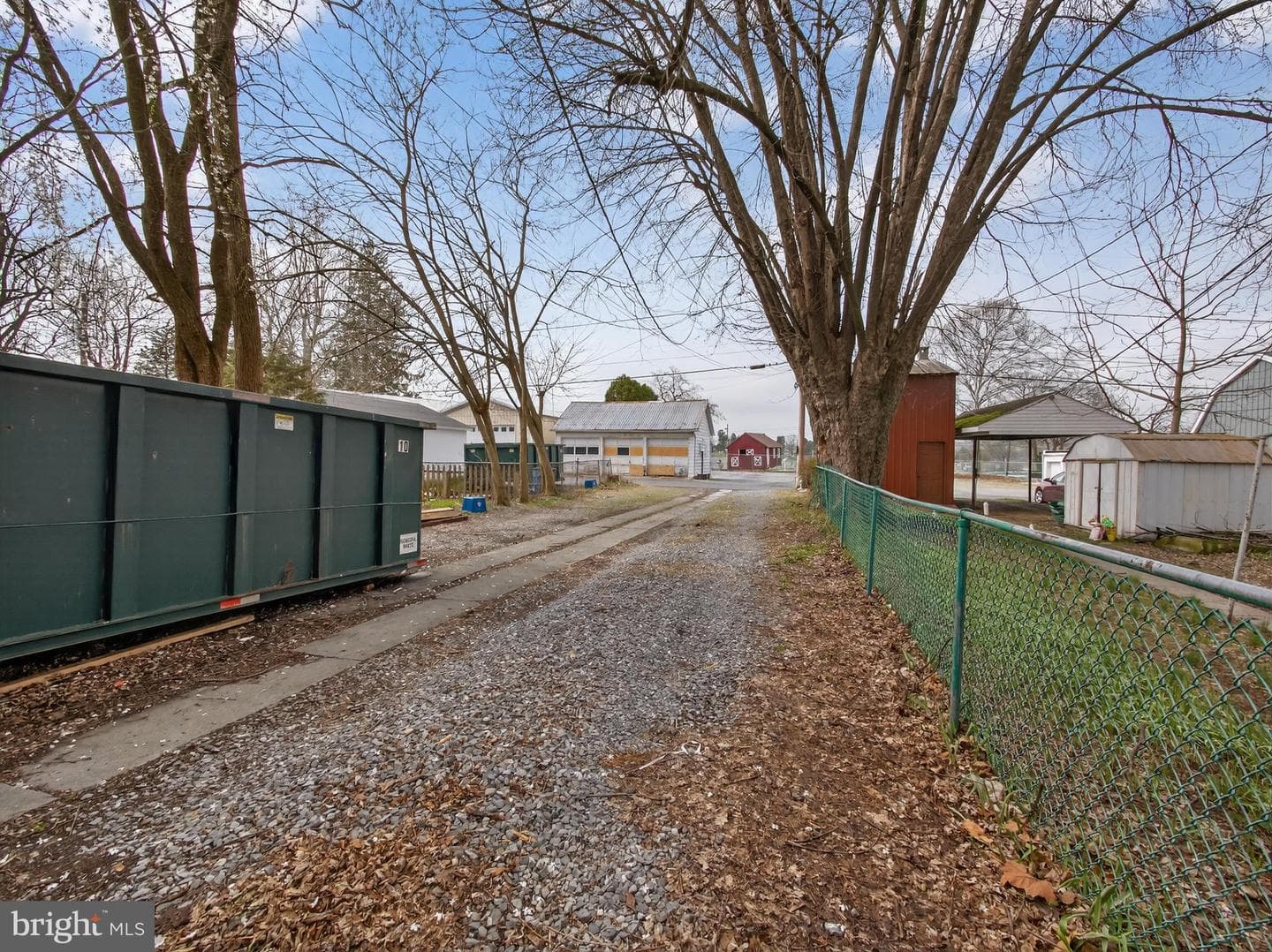 447 W Walnut Street photo 41
