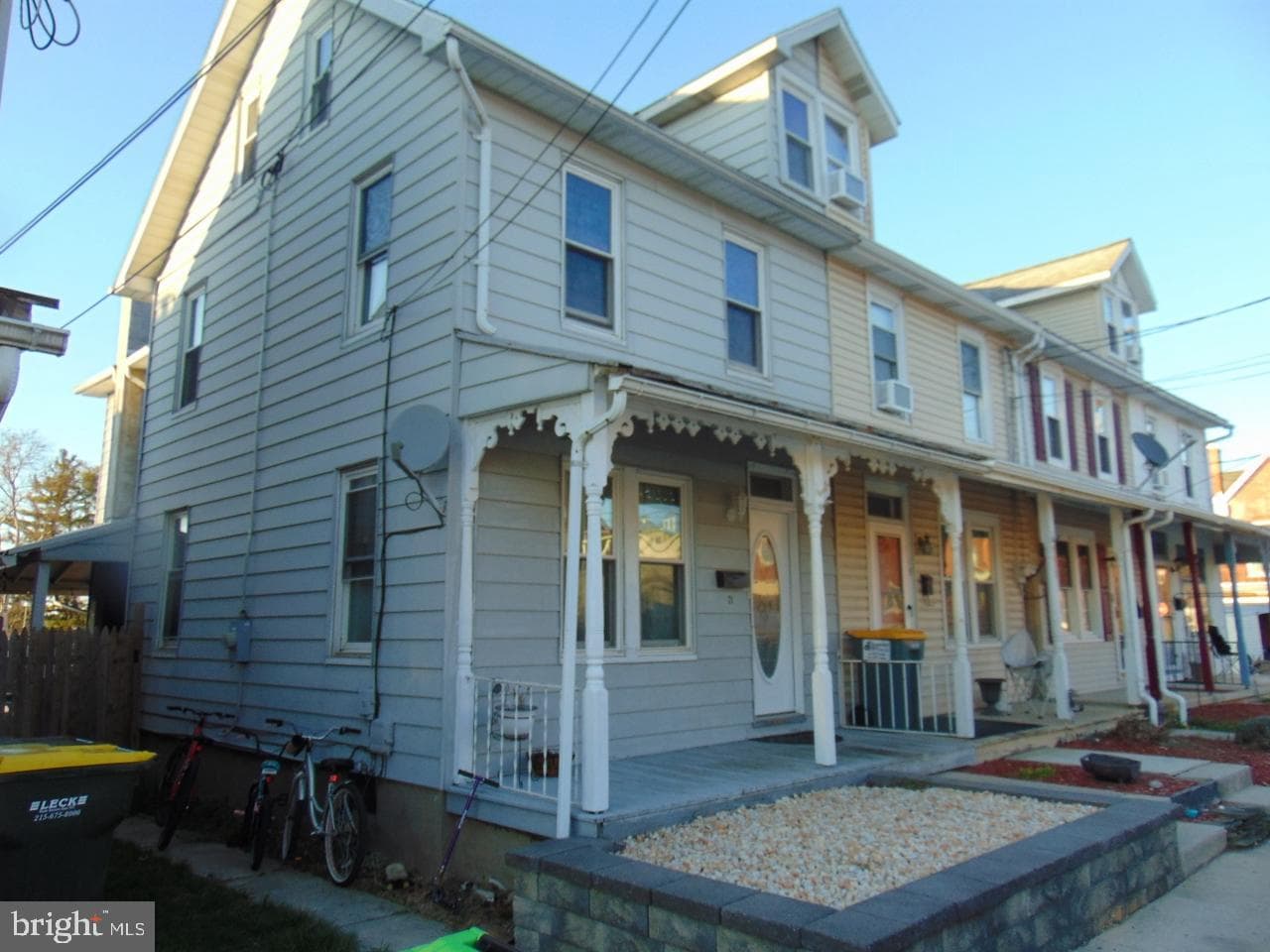 21 W Smith Street photo 2