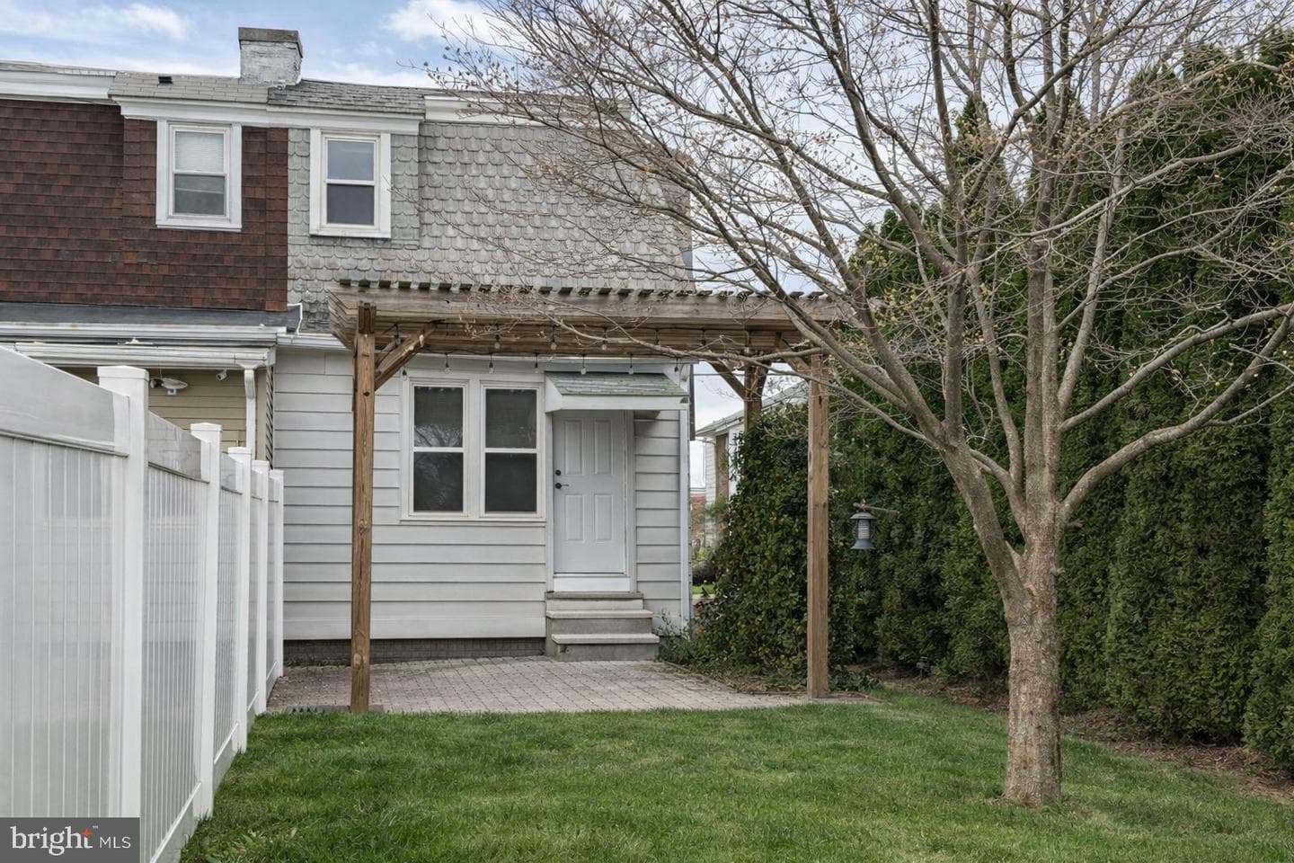 1312 E Bellevue Avenue photo 2