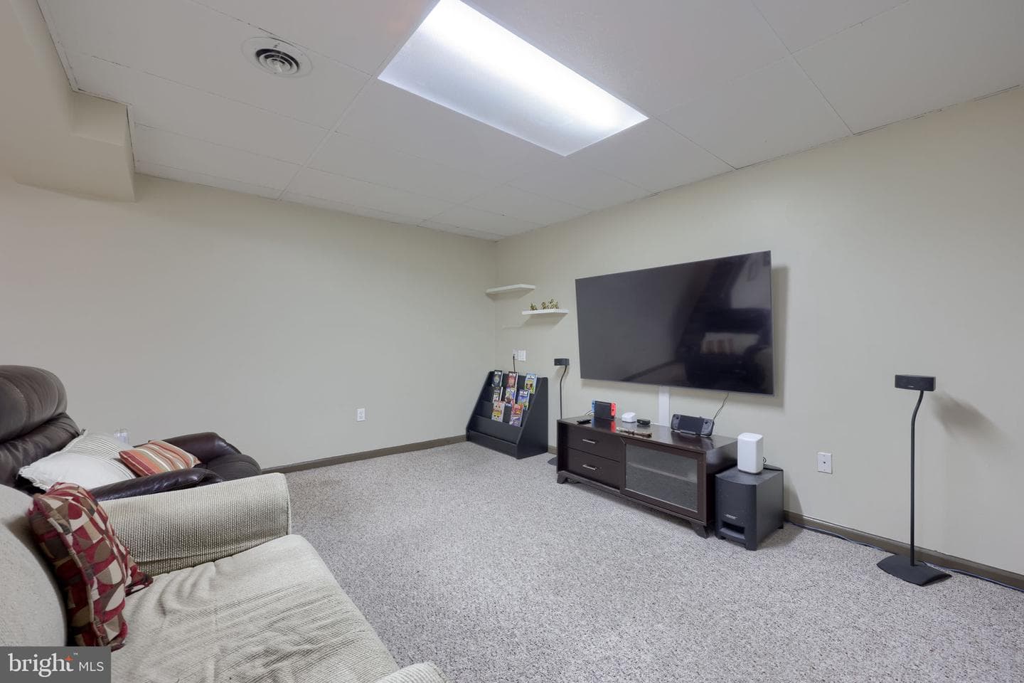 105 Canberra photo 27