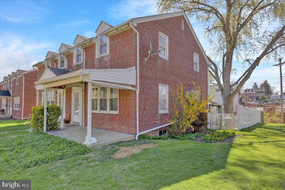 1152 Gregg Avenue photo 2