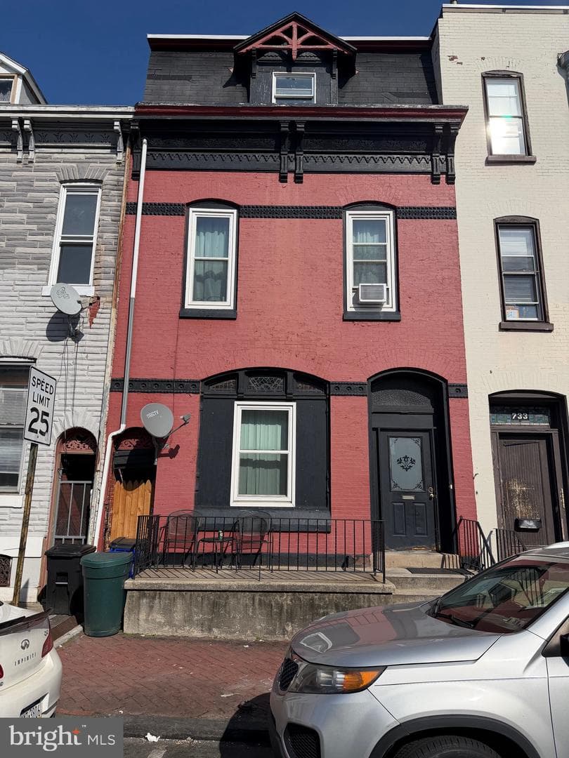 735 N 9th Street, Reading