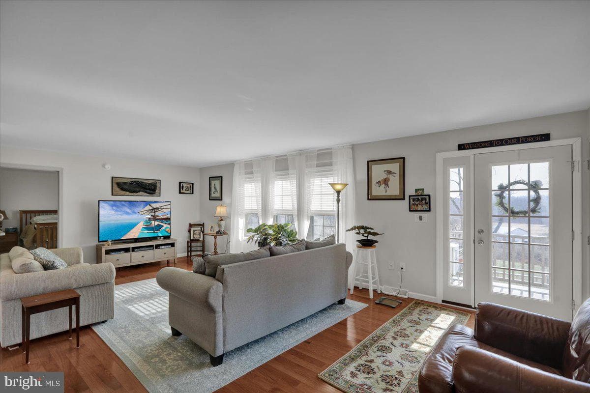132 Strausser Road photo 3