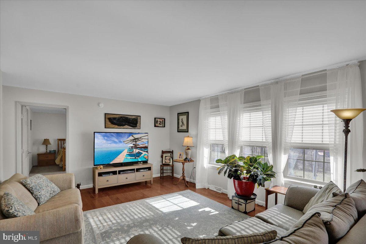 132 Strausser Road photo 4