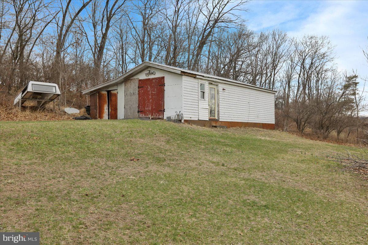132 Strausser Road photo 41