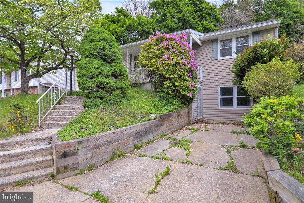 1530 Kramer Avenue photo 2