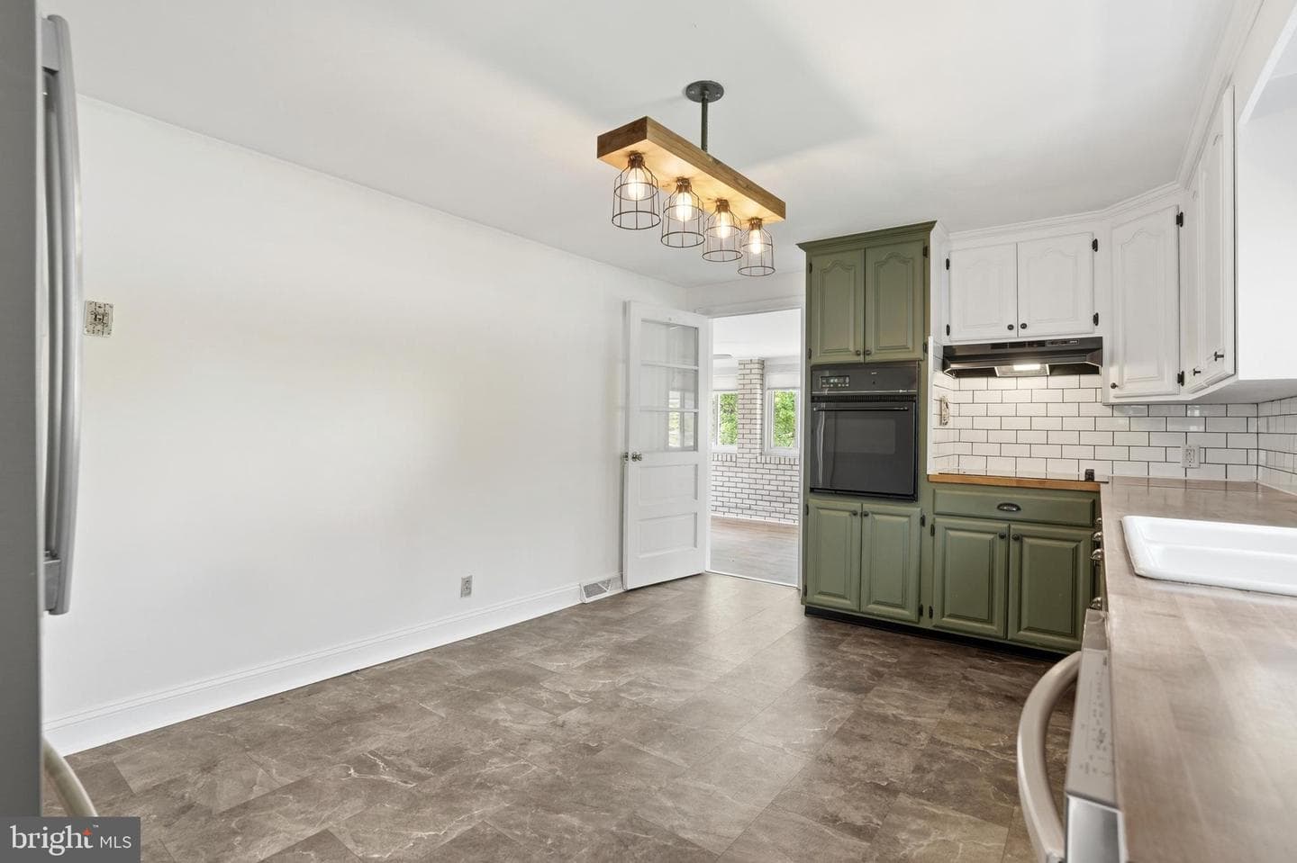 238 Kemp Road photo 13
