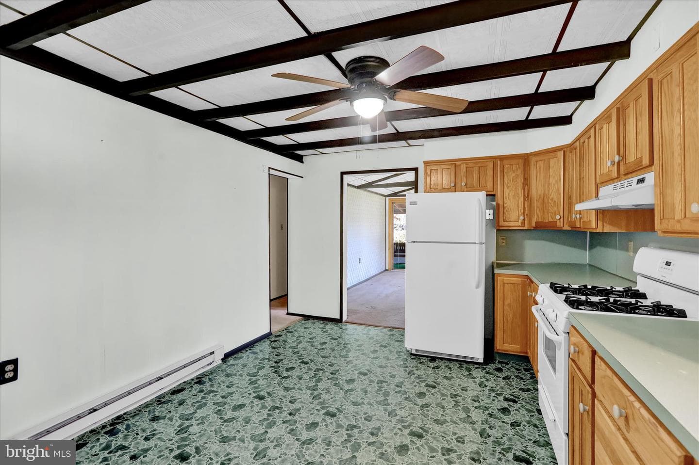 666 Gerhart Lane photo 10
