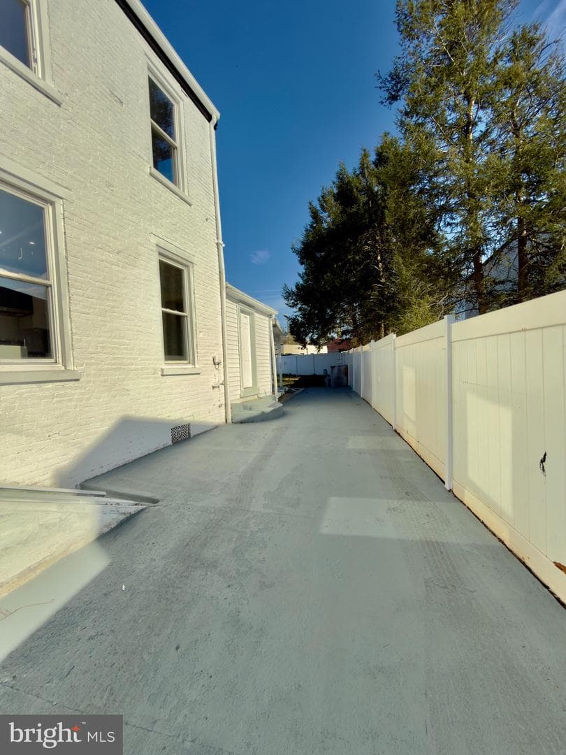 430 Bingaman Street photo 30