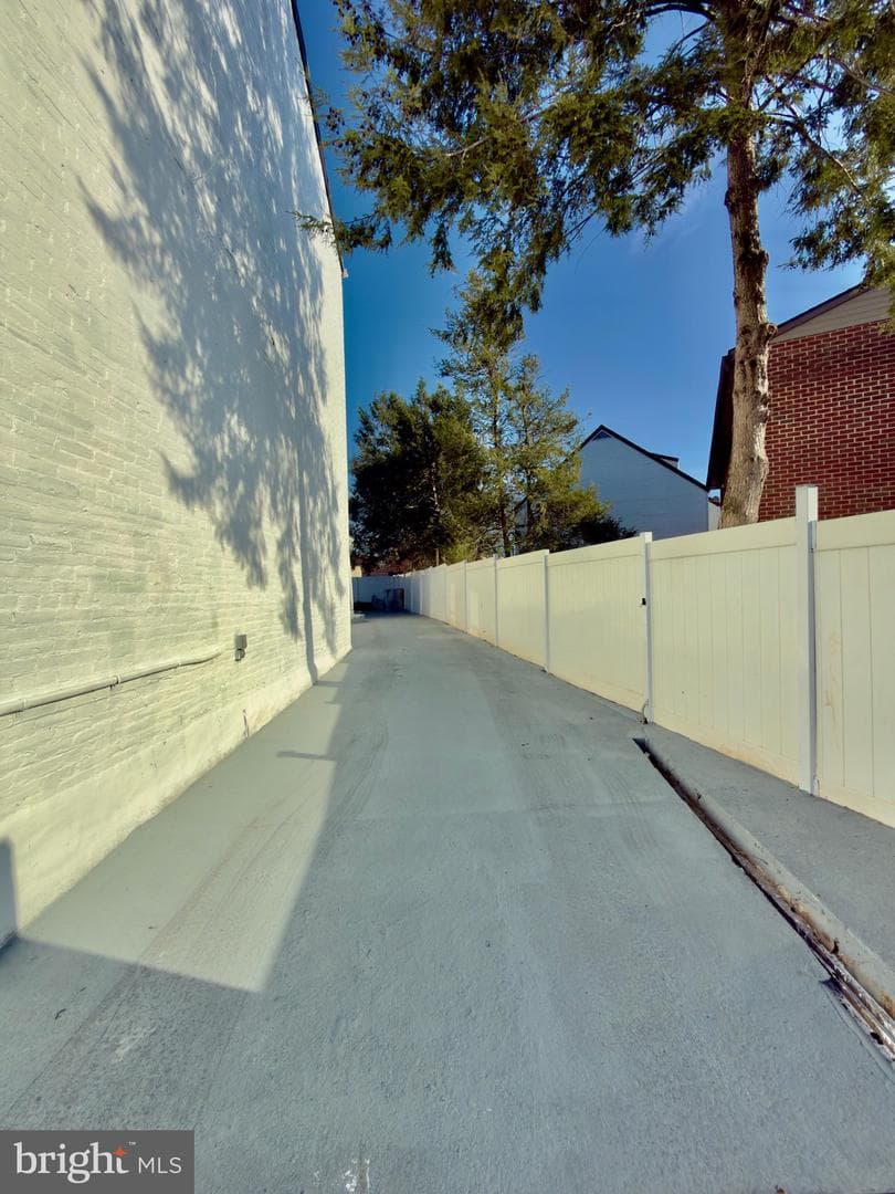 430 Bingaman Street photo 31