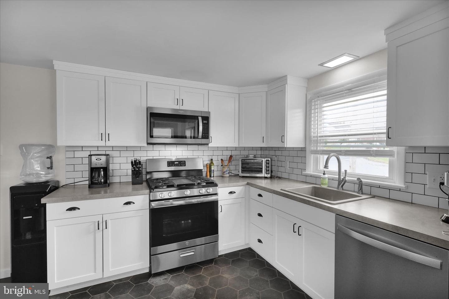 3357 Sheidy Avenue photo 12