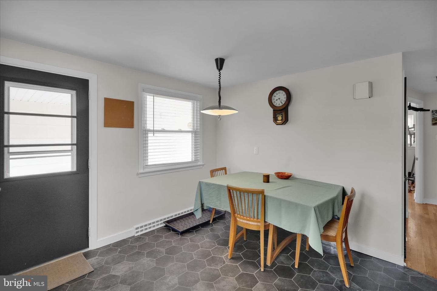 3357 Sheidy Avenue photo 13