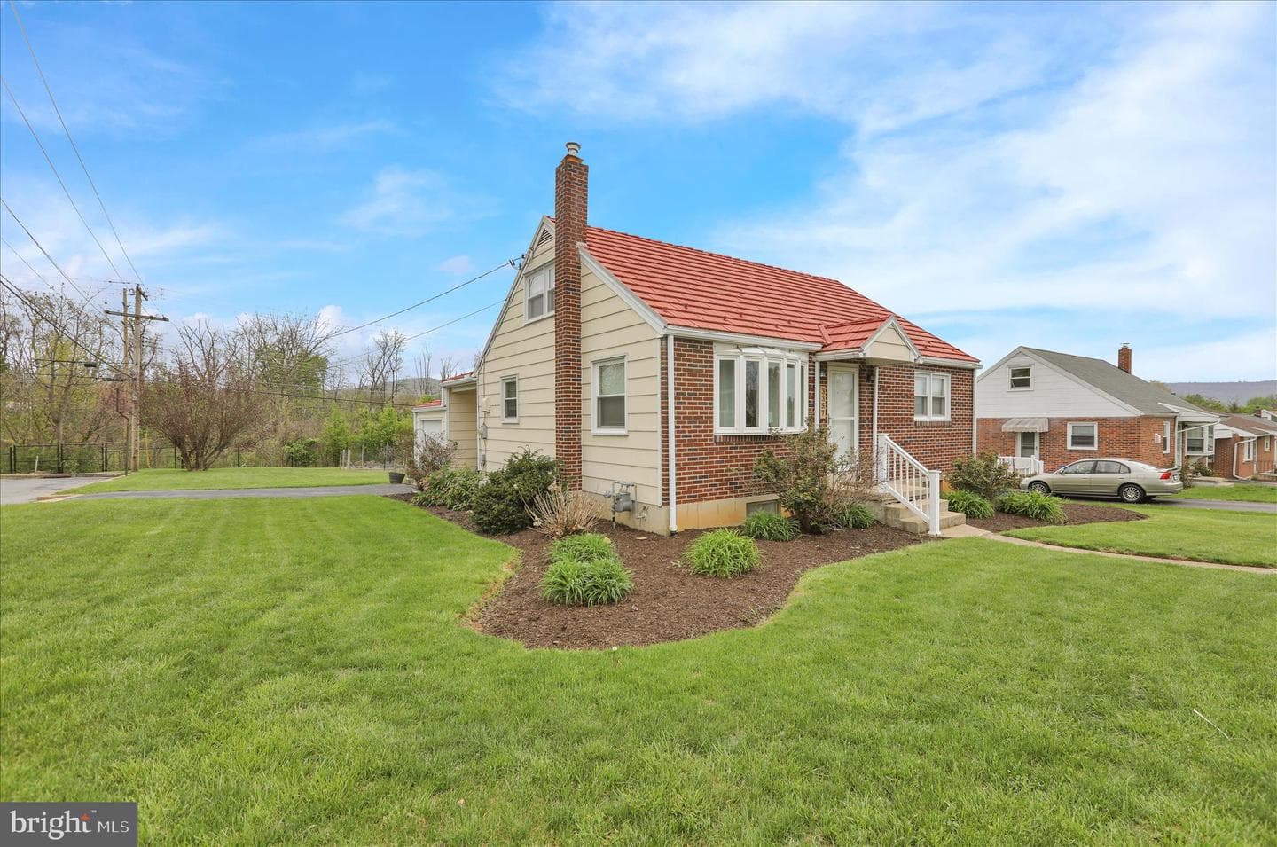3357 Sheidy Avenue photo 4