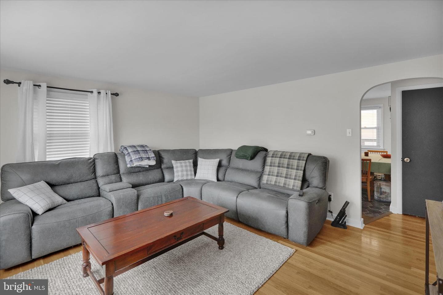 3357 Sheidy Avenue photo 8