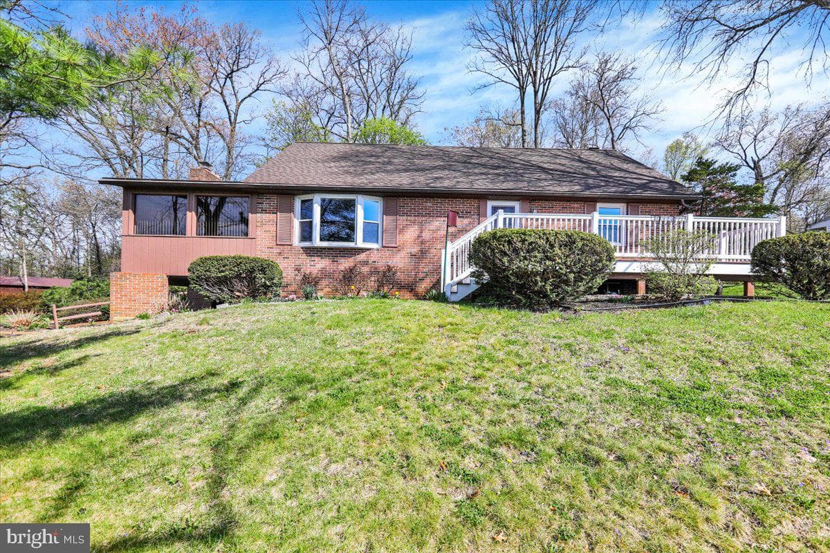 12 Moser Lane