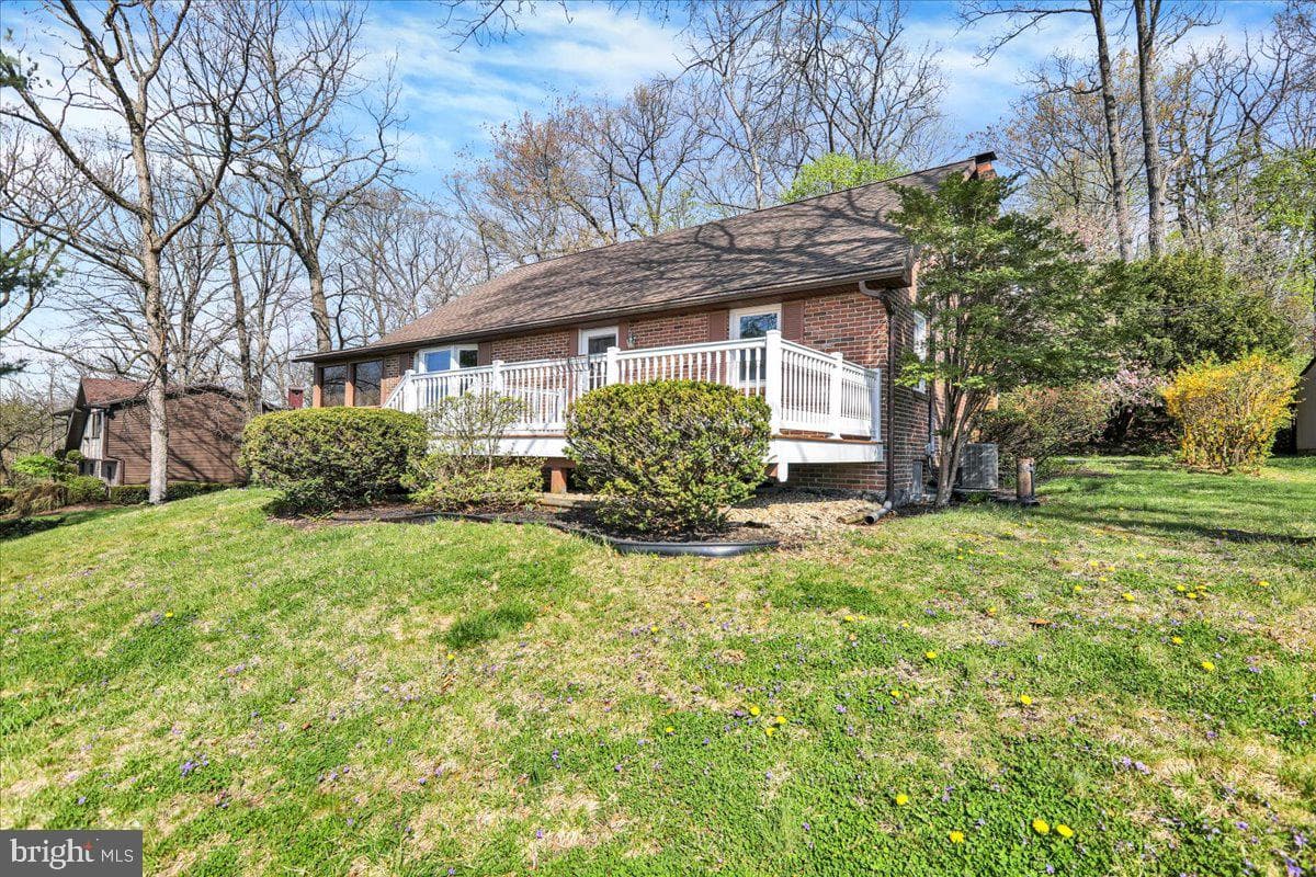 12 Moser Lane photo 3